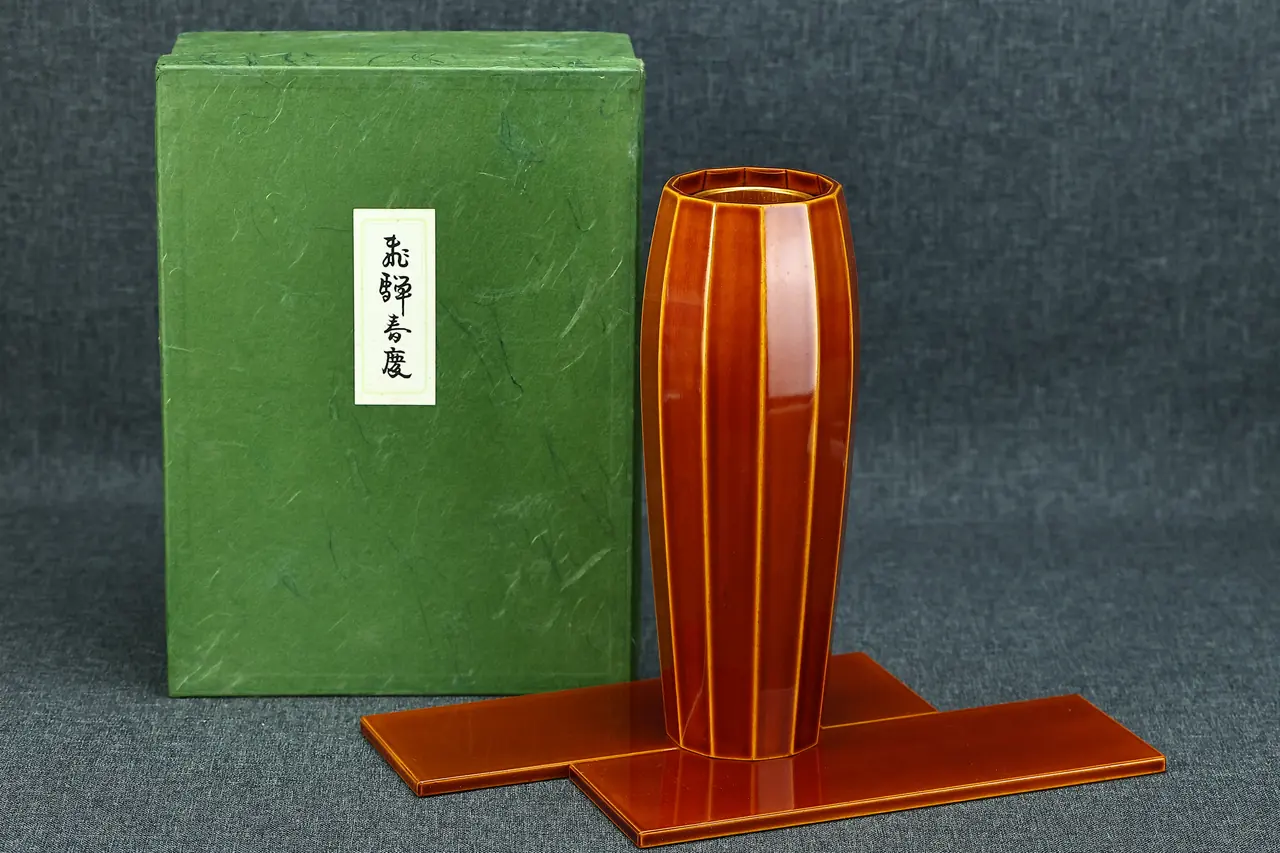 花器类：漆艺花入