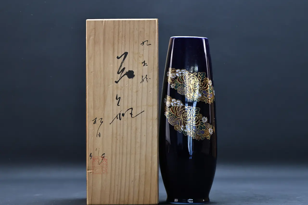 花器类：莳绘花纹筒形花入