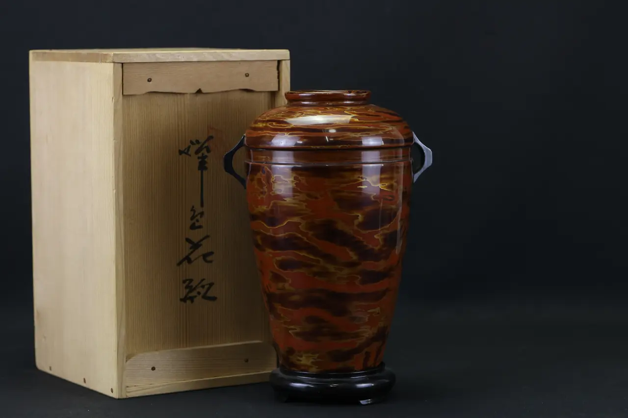 花器类：漆艺花瓶
