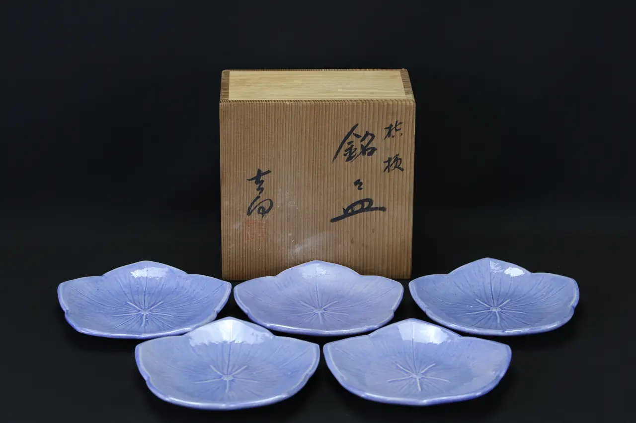 食器类：五客花形皿