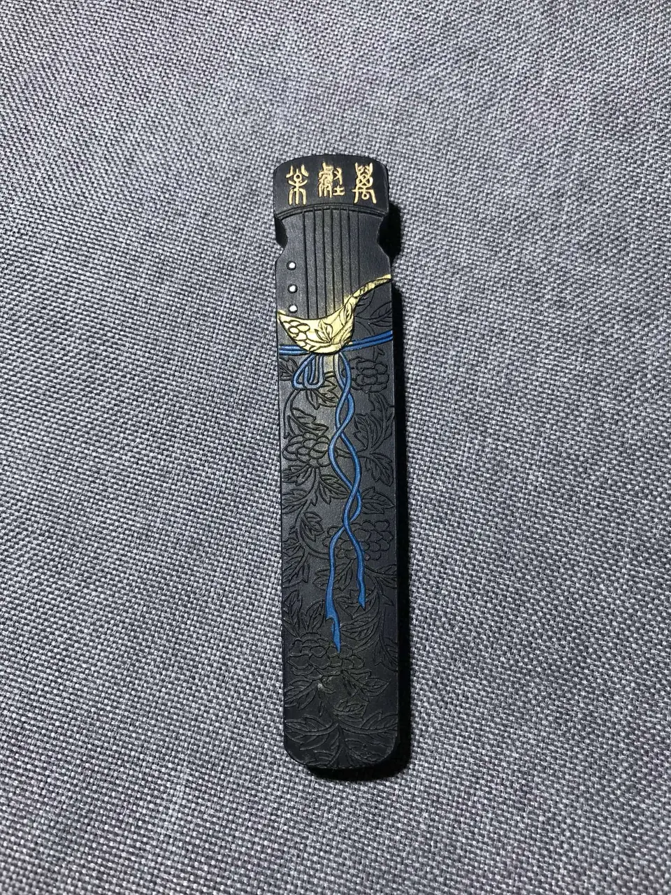 文房类：彩绘古琴纹长条墨